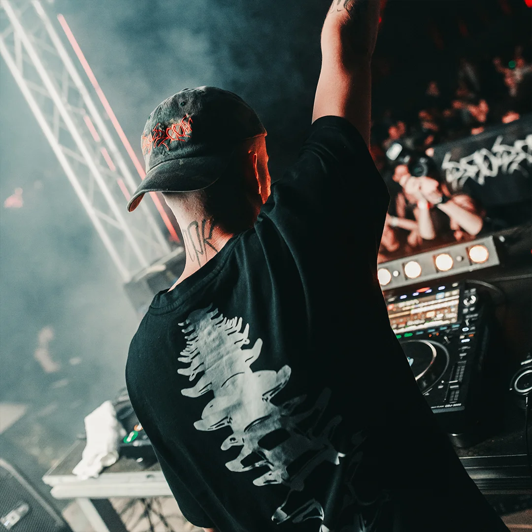 BACKBONE TEE (BLACK)